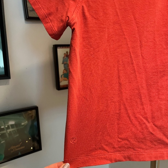 lululemon classic-fit cotton-blend t-shirt - Picture 2 of 2